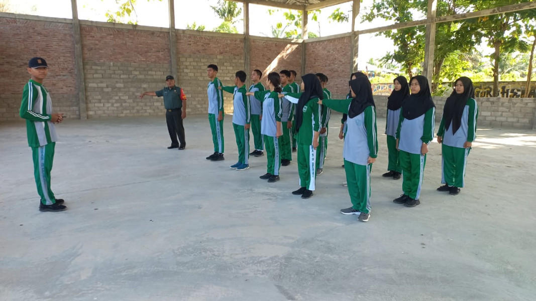 Serda Roni Sandra Berikan Bekal Pelatihan PBB Kepada Siswa SMAN 3