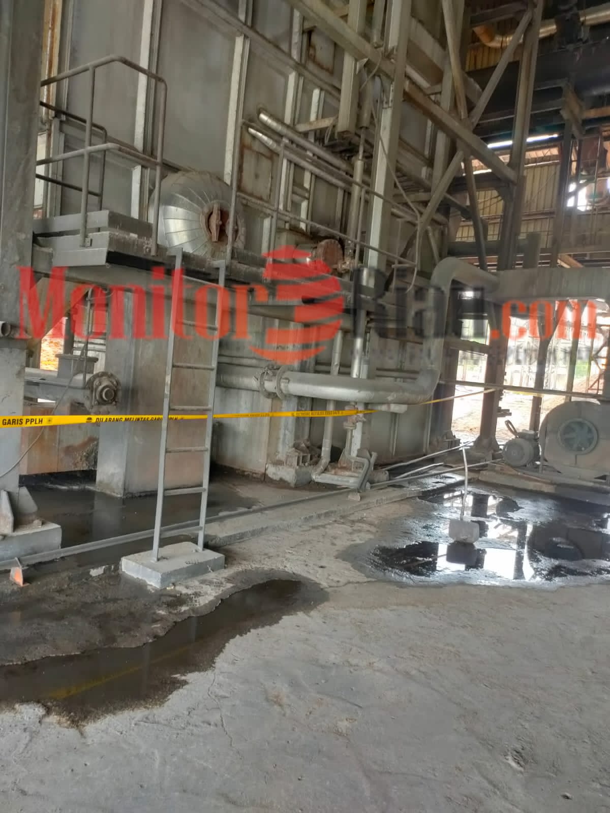 KLHK RI Segel Mesin Boiler PKS PT SIPP Duri