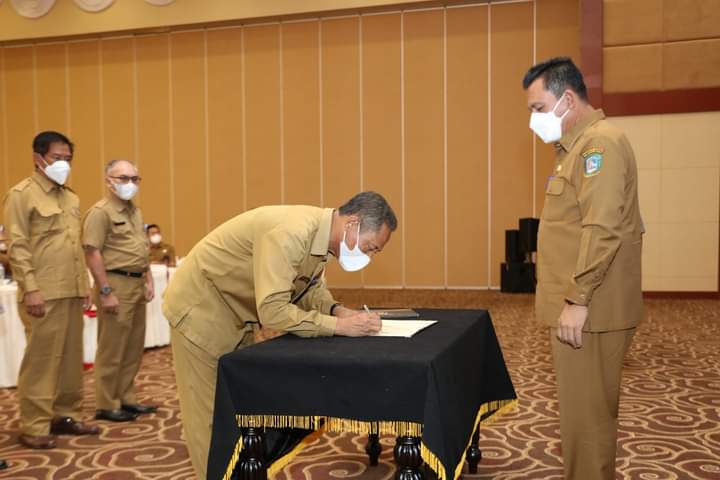 Serahkan DPA 2022 Kepada OPD, Gubernur Ansar Ingatkan Percepat Penyerapan Anggaran