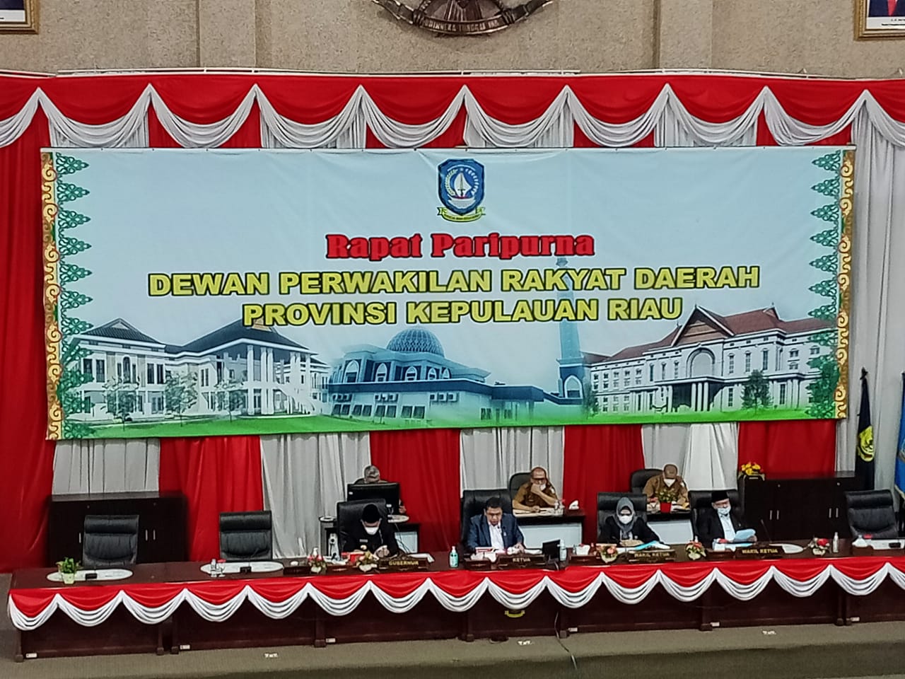 Gubernur Bacakan LKPj Anggaran 2020 dan Sampaikan Dua Ranperda ke DPRD