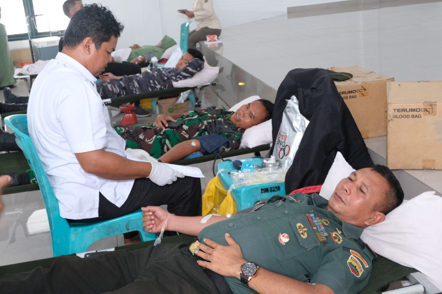 Kegiatan Donor Darah Tajaan Kodim 0320/Dumai Diwarnai Dengan Semangat dan Antusiasme Yang Tinggi