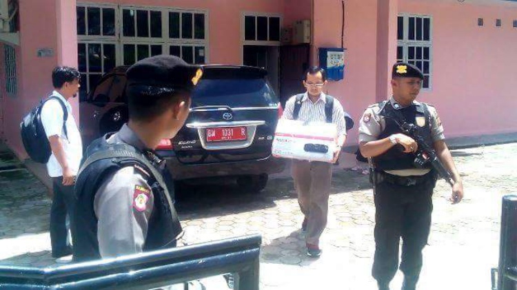 KPK Geledah Rumah Dinas Sekdako Dumai