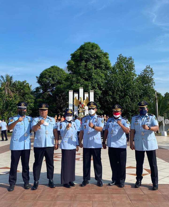 Lapas Narkotika Kelas 11 Tanjungpinang Ziarah dan Tabur Bunga Peringati Hari Dharma Karya Dhika 2021