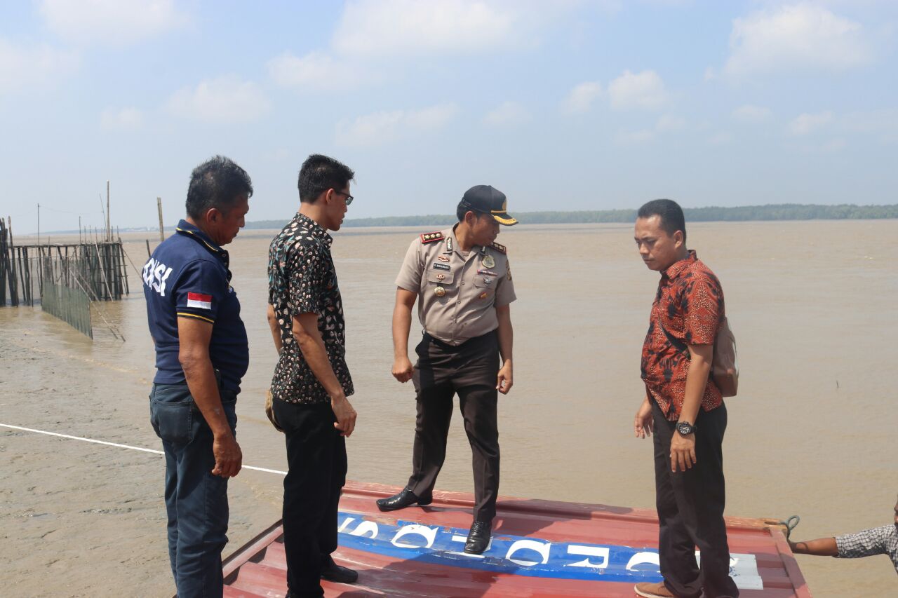 Ditemukan 2 Peti Kemas, Kapolres Inhil Langsung Tinjau Ke Desa Sungai Bela