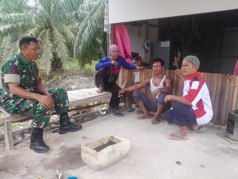 Mengedepankan Prinsip Humanis, Serka Aslim Lubis Laksanakan Patroli