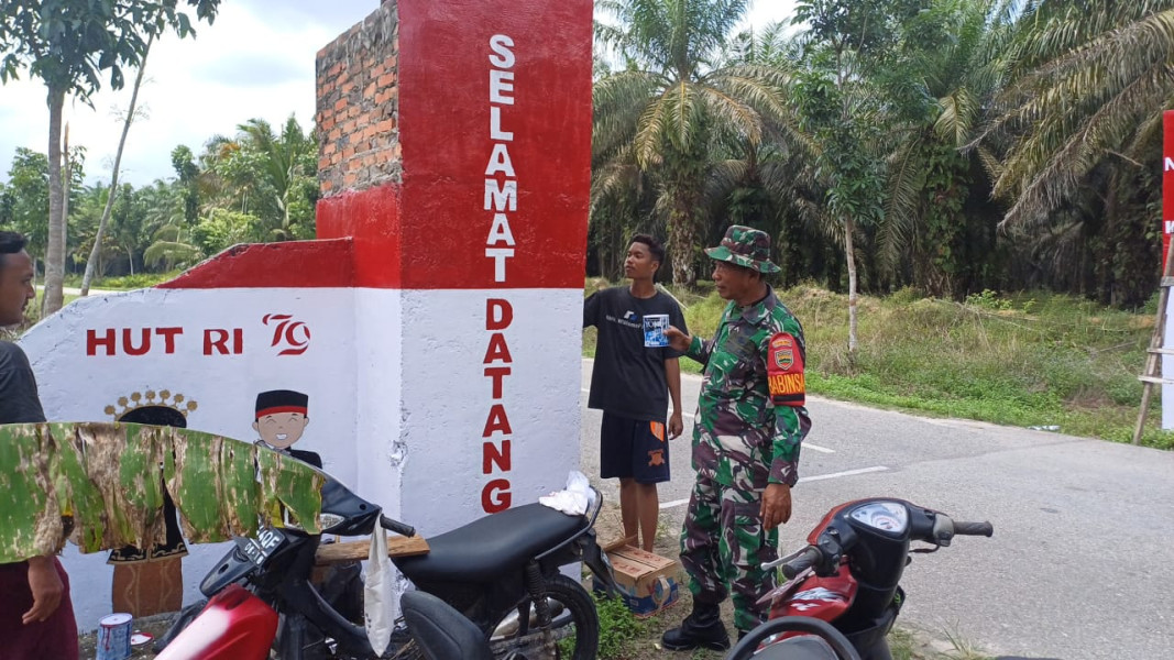 Babinsa Koramil 02/BK Gelar Gotong Royong Bersih-Bersih Menyambut HUT RI Ke-79