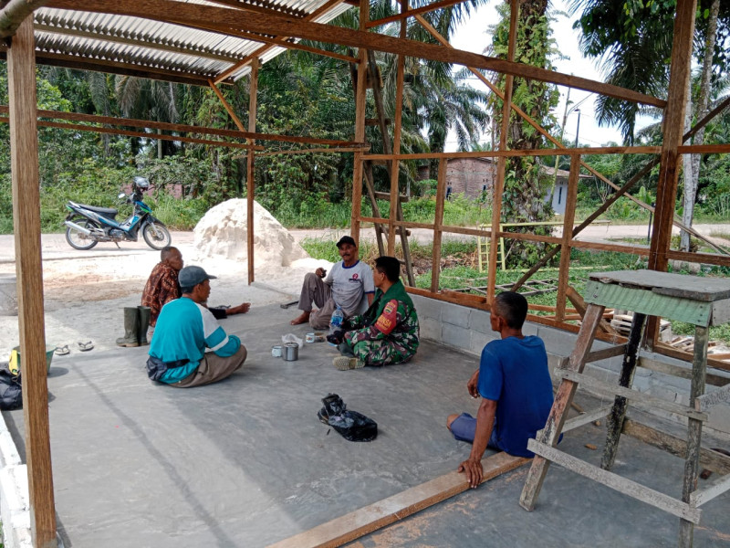 Pertemuan Serda Bambang Irwanto Dengan Perwakilan Beberapa Tokoh Masyarakat dan Pemuda