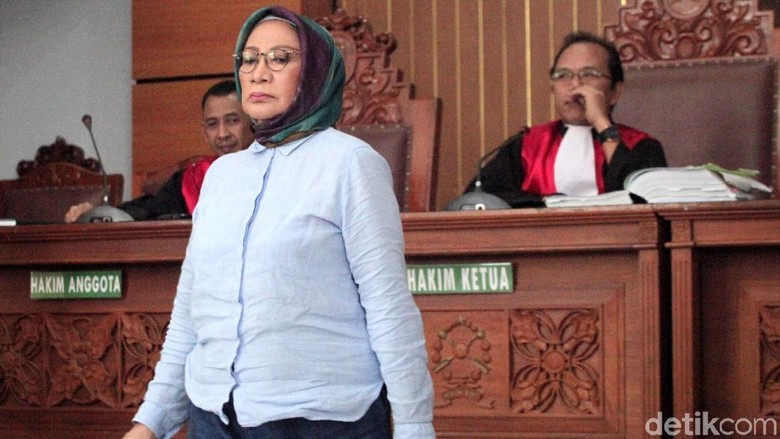 Ratna Sarumpaet Dituntut 6 Tahun Penjara