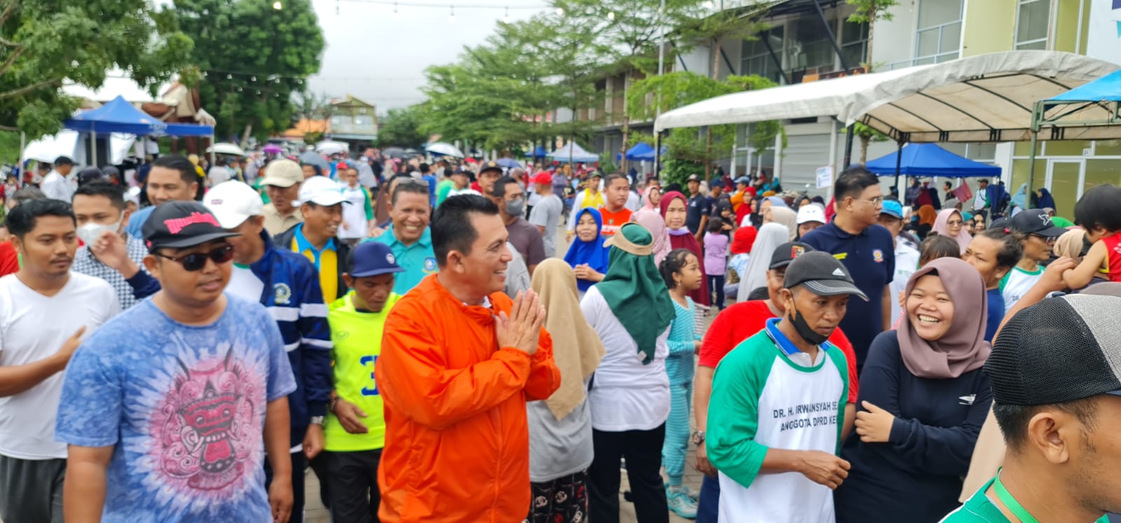 Gubernur Ansar Senam Pagi Bersama Masyarakat Tiban Indah, Batam