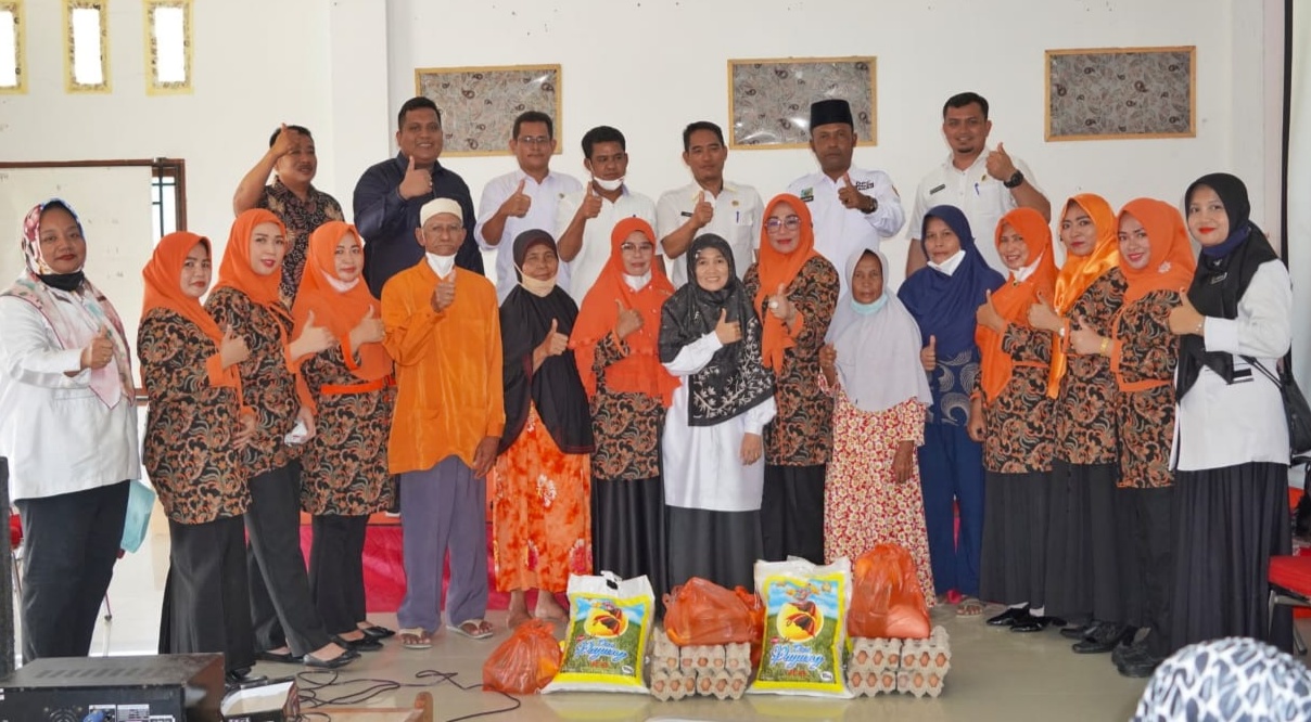 GOW Rohil Salurkan Bantuan Sembako Kepada Warga Kurang Mampu