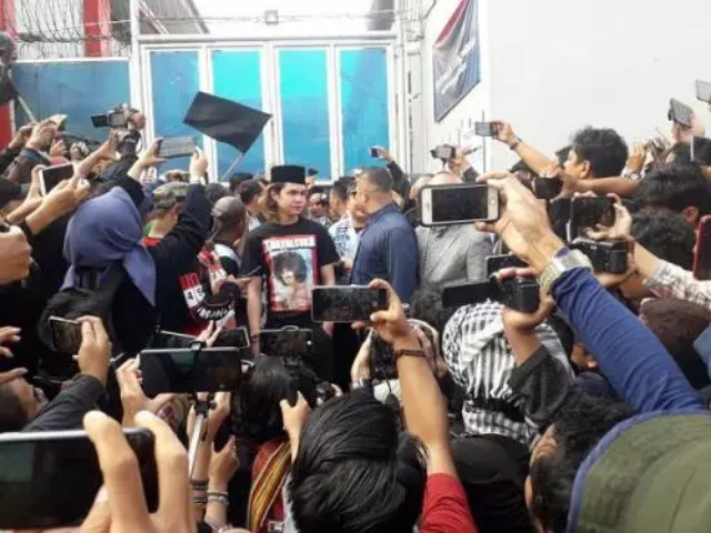 Jari Palsu Wartawan Putus saat Liput Ahmad Dhani Bebas
