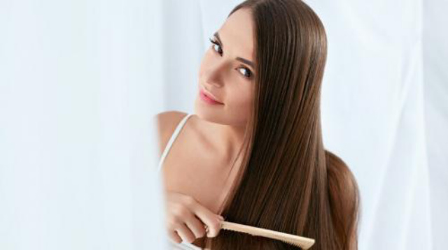 4 Cara Mudah Bikin Rambut Indah dan Sehat, Gak Sering-Sering ke Salon Deh!