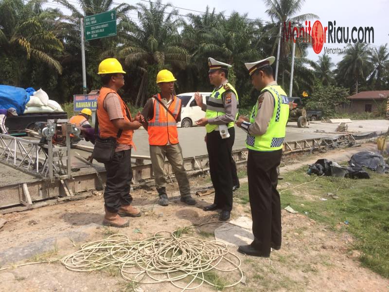 Satlantas Polres Bengkalis Survey Proyek Rigid di Lintas Duri - Pekanbaru