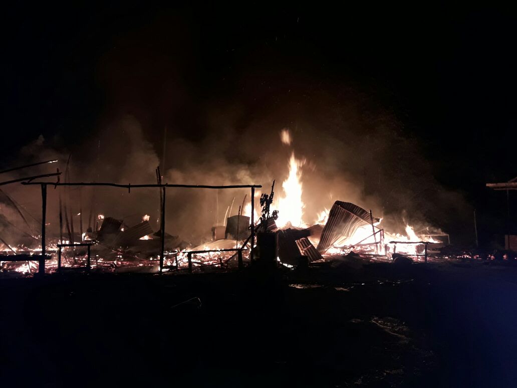 Ditinggal Majikan Pulang Kampung, Warung Nasi di Kemuning Inhil Ludes Jadi Arang