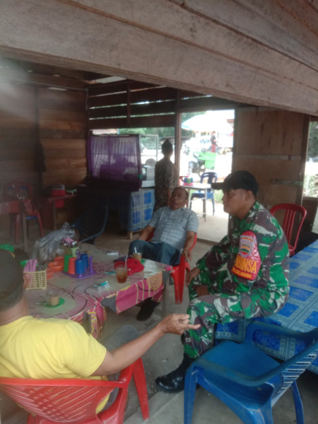 Komsos Sertu Afnal Berikan Himbauan Kepada Masyarakat Untuk Selalu Waspada