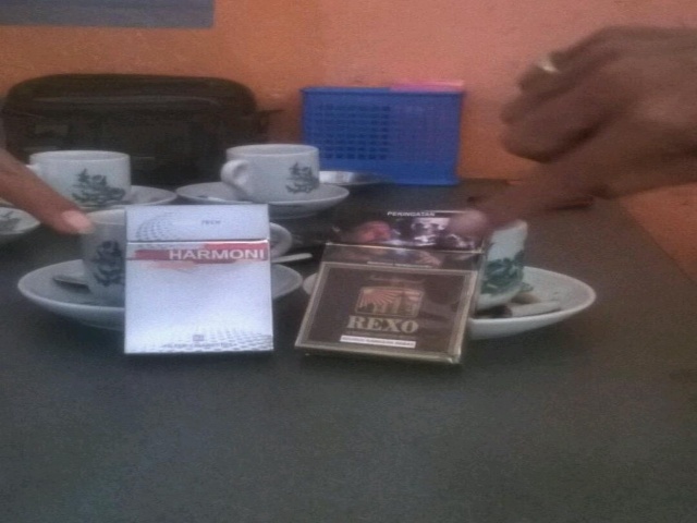 Wow...!!! Toko Candi Jaya Diduga Agen Rokok dan Miras Ilegal di Singkep Yang Bebas Melenggang