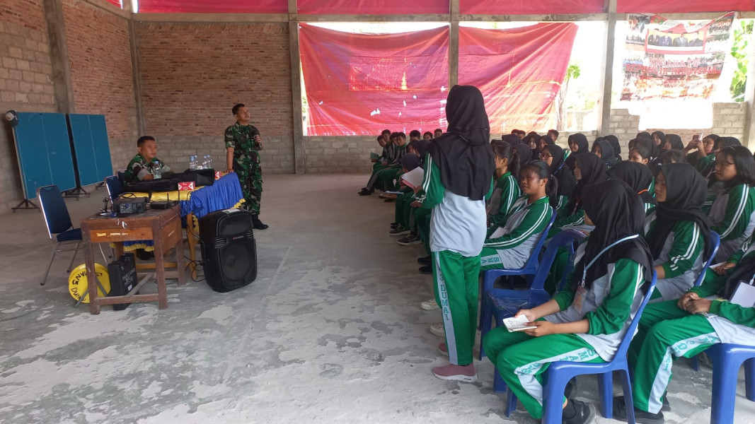 Peltu Cecep Komara Latih Disiplin dan Kepemimpinan Siswa SMAN 3 Dumai