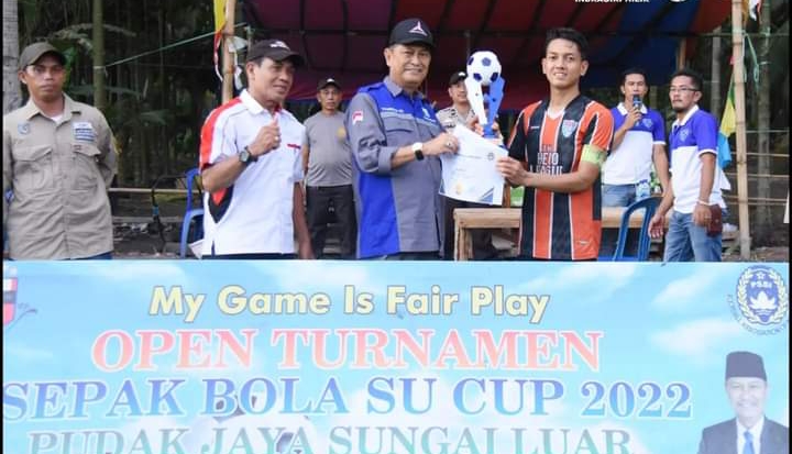 Wabup Inhil H Syamsuddin Uti Tutup Turnament Sepak Bola Pudak Jaya