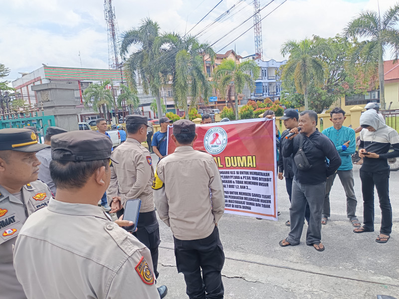 Aksi Demo FAPTekal Dumai di PN Pekanbaru, Menuntut Akta Yang Diduga Bodong Segera Dicabut