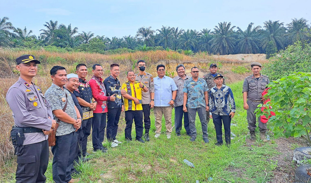 Bupati dan Kapolres Rohil Tinjau Lokasi Pembangunan Kantor Polisi Subsektor Balai Jaya