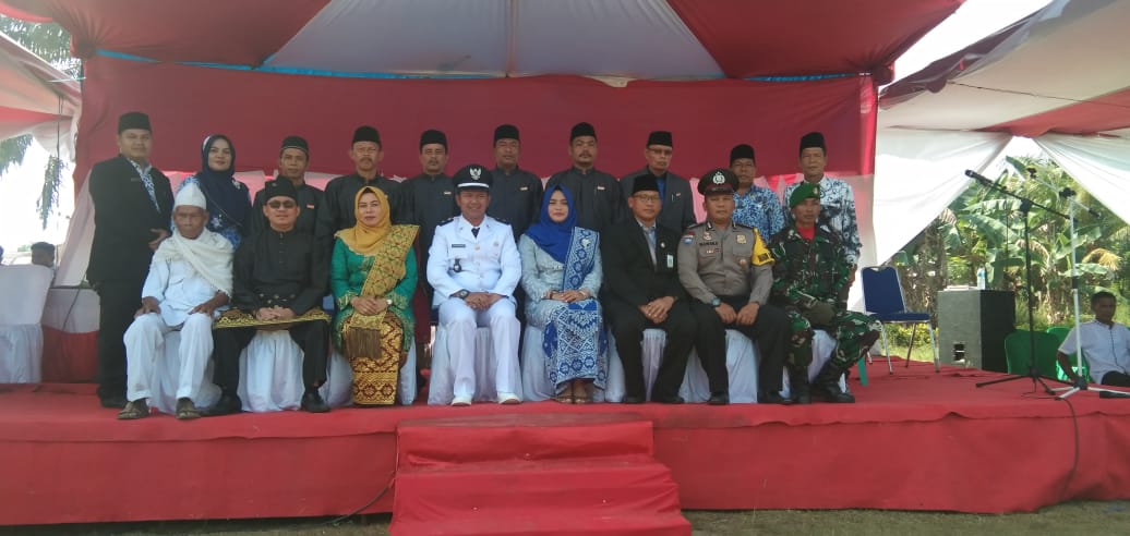 Pemdes Muara Basung Gelar Upacara HUT RI ke-74