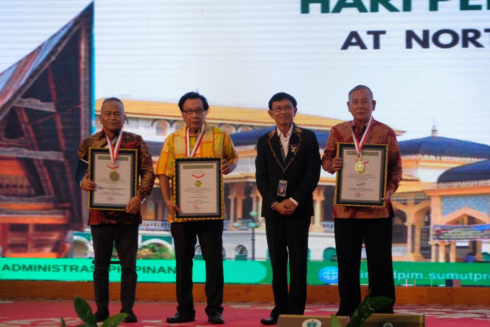 PWI Sumut, Radio Kardopa, dan, Doktor Ichwan Diganjar Rekor MURI di Welcome Dinner HPN 2023