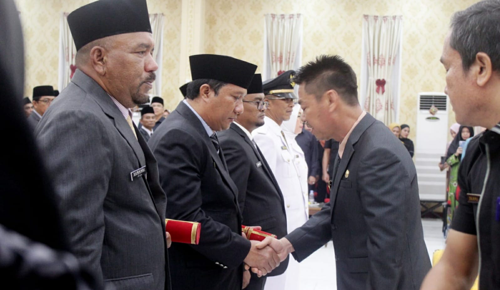 Bupati Afrizal Sintong Lantik Puluhan Pejabat Eselon II Pemkab Rohil  