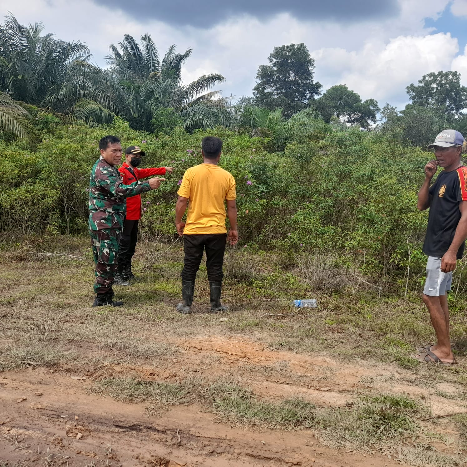 Cegah Karhutla, Ini Yang Dilakukan Oleh Serka Albinur Lubis