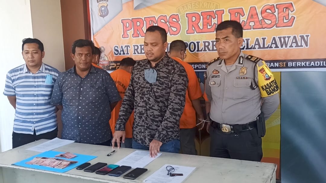 Polisi lakukan OTT, 4 Oknum DLHK Riau Terciduk, Peras Operator Alat Berat