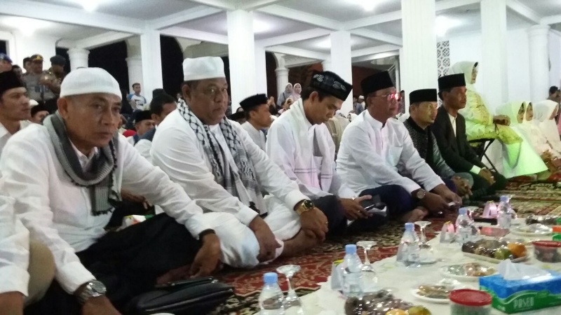 UAS Ajak Tegakan Perda Zakat di Rohil