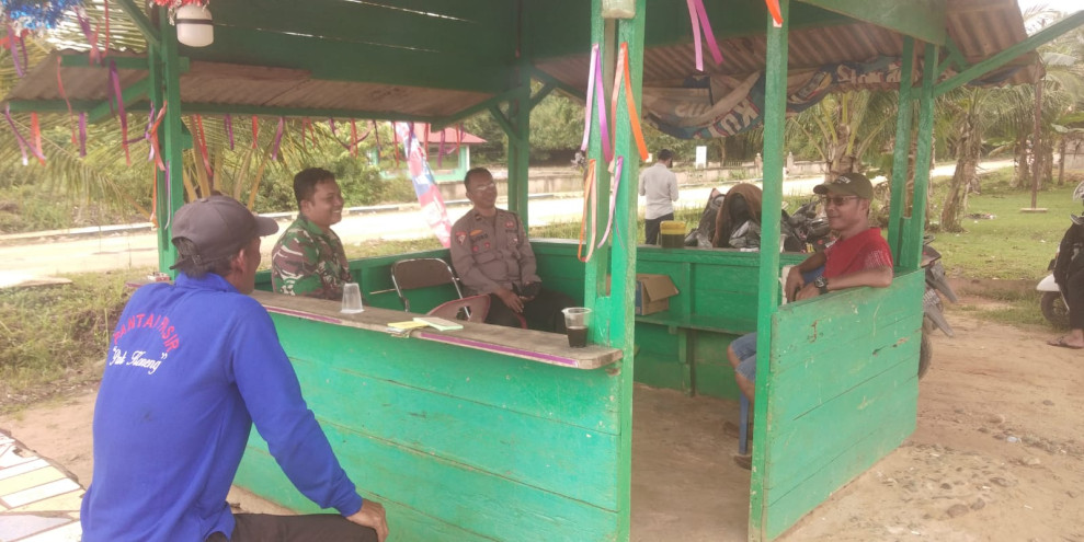 Sinergitas Babinsa Pos Ramil 02 Dalam Mengawal Keamanan Nataru 2024