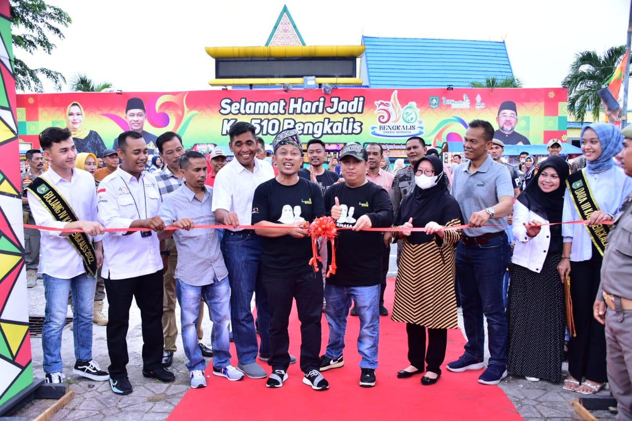 Wabup Bagus Santoso Bersama Ketua PC TIDAR Bengkalis Bobby Kurniawan Buka CFN GenPi di Lapangan Tugu