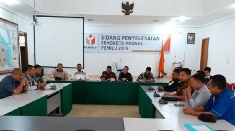 Puluhan Ormas Laporkan Kepala Daerah Ke Bawaslu Riau