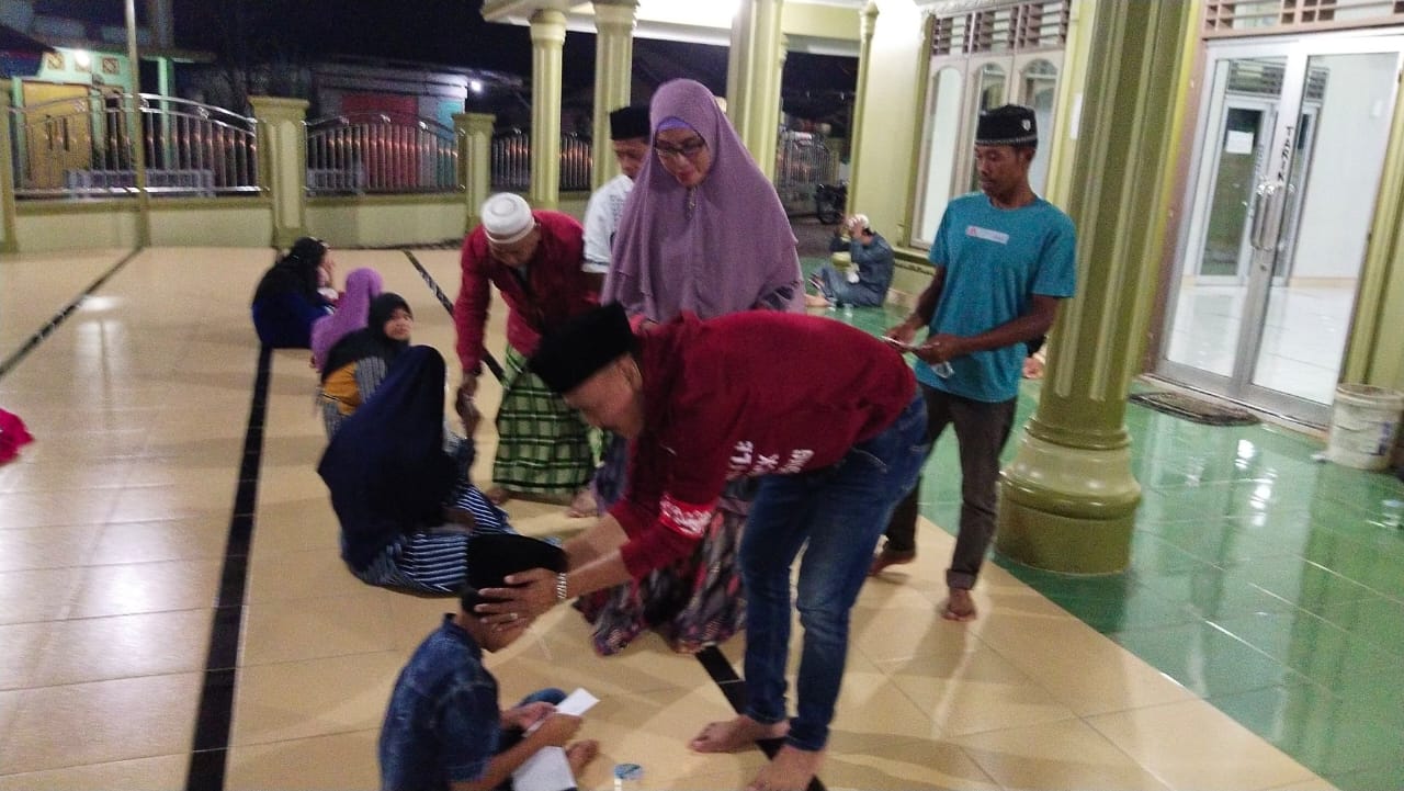Sambut Ramadhan, Lurah Aek Paing Berikan Santunan Kepada 10 orang Anak Yatim