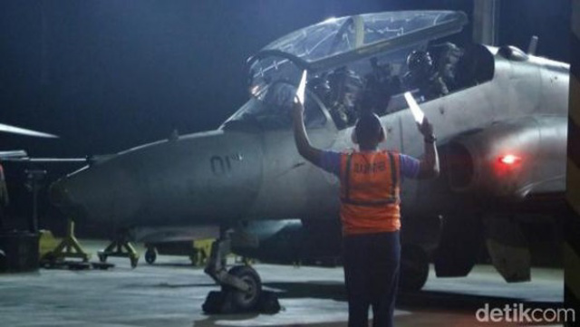 Pesawat Tempur TNI AU Pecah Ban dan Tergelincir Saat Latihan di Pekanbaru