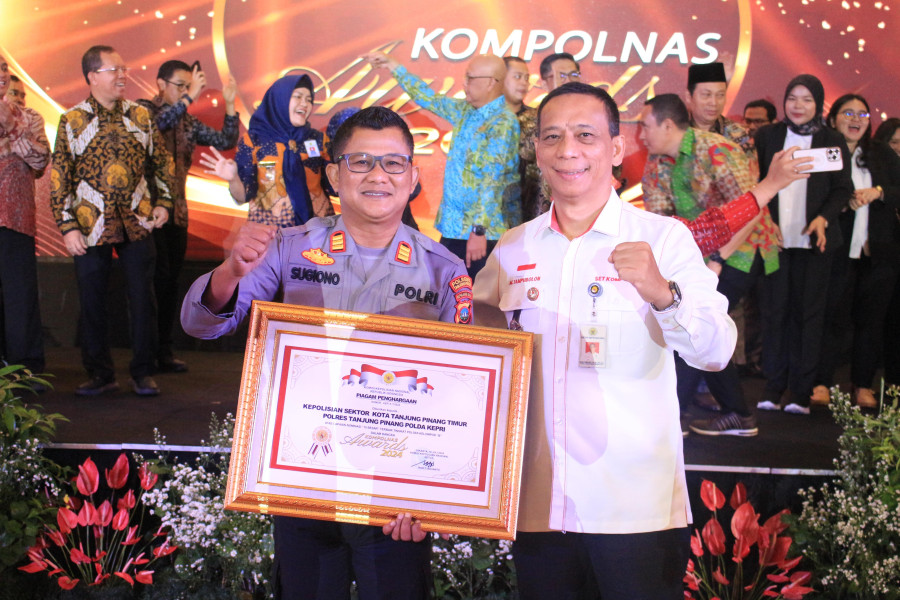 Polsek Tanjungpinang Timur Raih Penghargaan Kompolnas Award 2024 di Jakarta