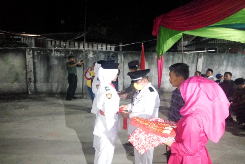 Pasukan Paskibra Desa Muara Basung Dikukuhkan Oleh Kepala Desa Muara Basung