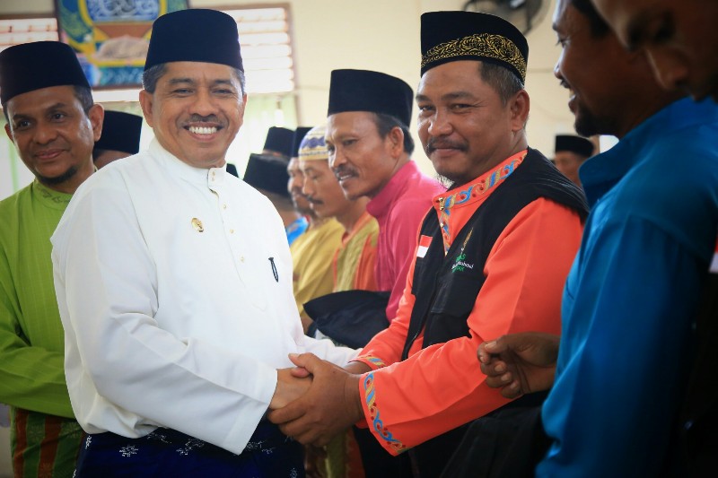 Alfredi Kukuhkan 11 Pengurus UPZ Gapoktan dan Kampung se-Kecamatan Bungaraya