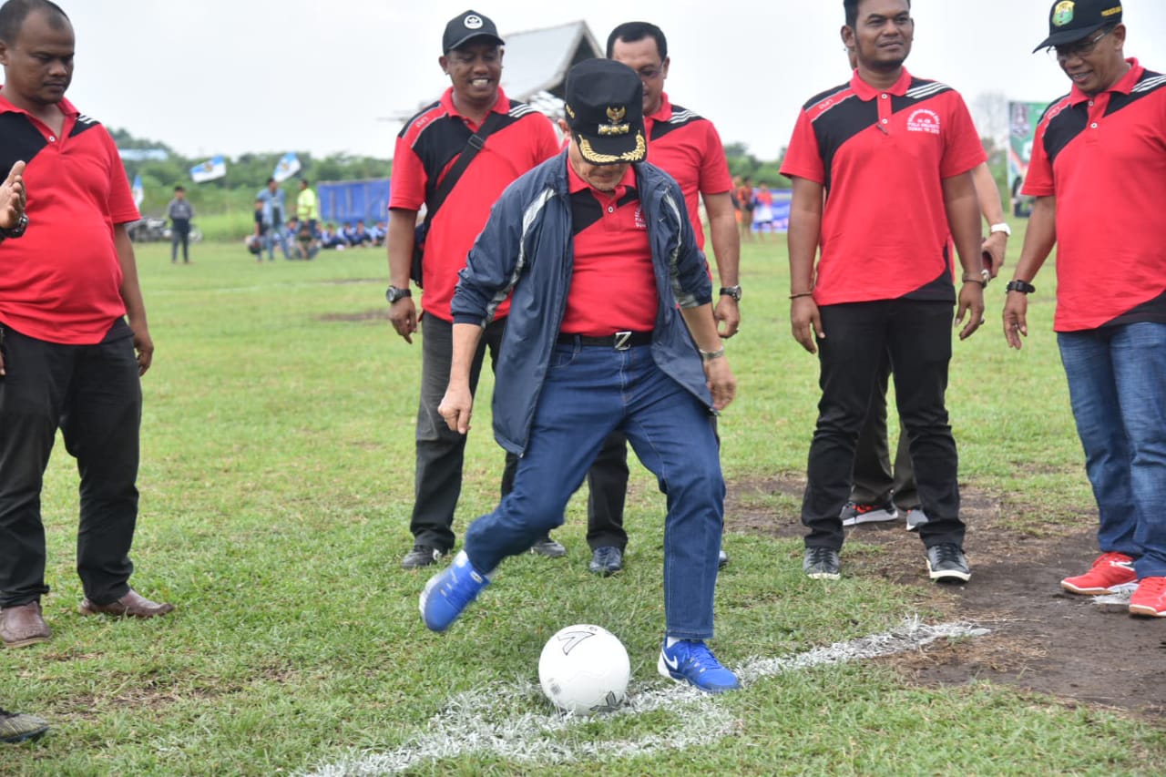 Meriah! Walikota Dumai Buka Turnamen Sepakbola Junior U-12