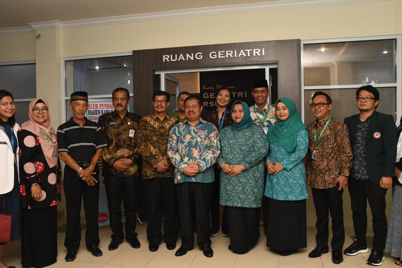 Bupati Amril Mukminin Resmi Buka Ruangan Geriatri RSUD Bengkalis