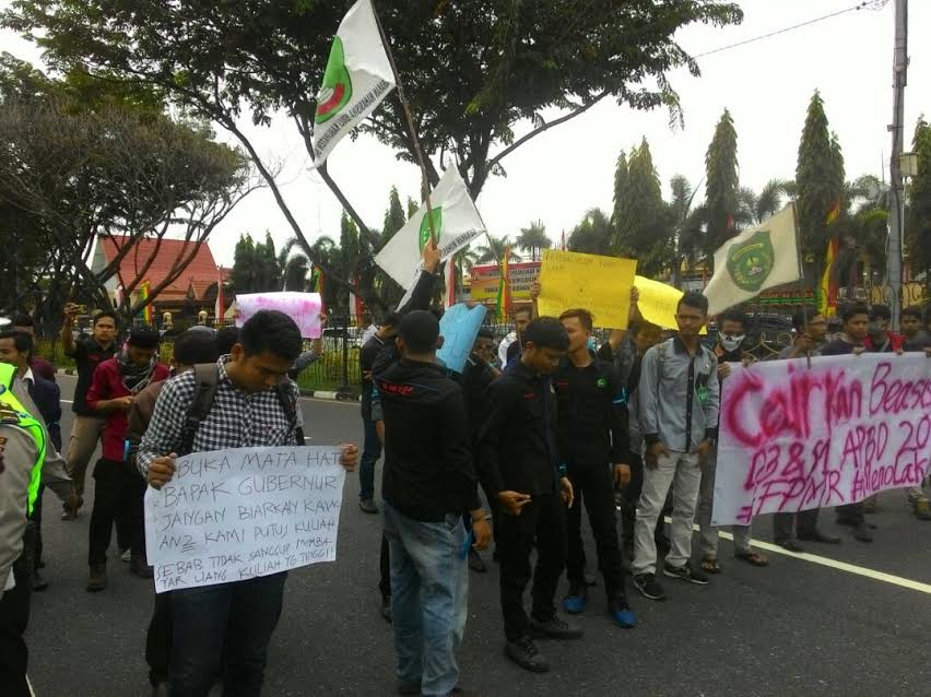 Mahasiswa 10 Paguyuban di Pekanbaru Demo Terkait Bantuan Pendidikan Pemprov Riau