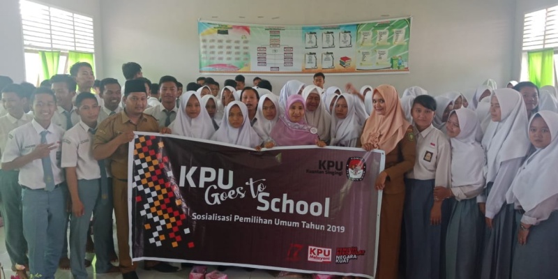 KPU Goes To School di SMAN 2 SINGINGI HILIR