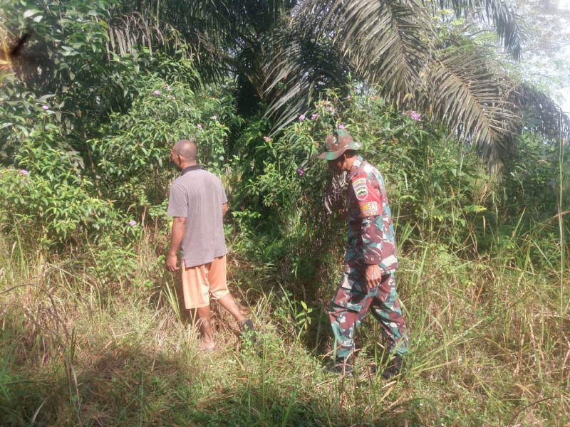 Sertu Nono Ingatkan Kepada Masyarakat Terkait Bahaya Karhutla dan Cara Mencegahnya