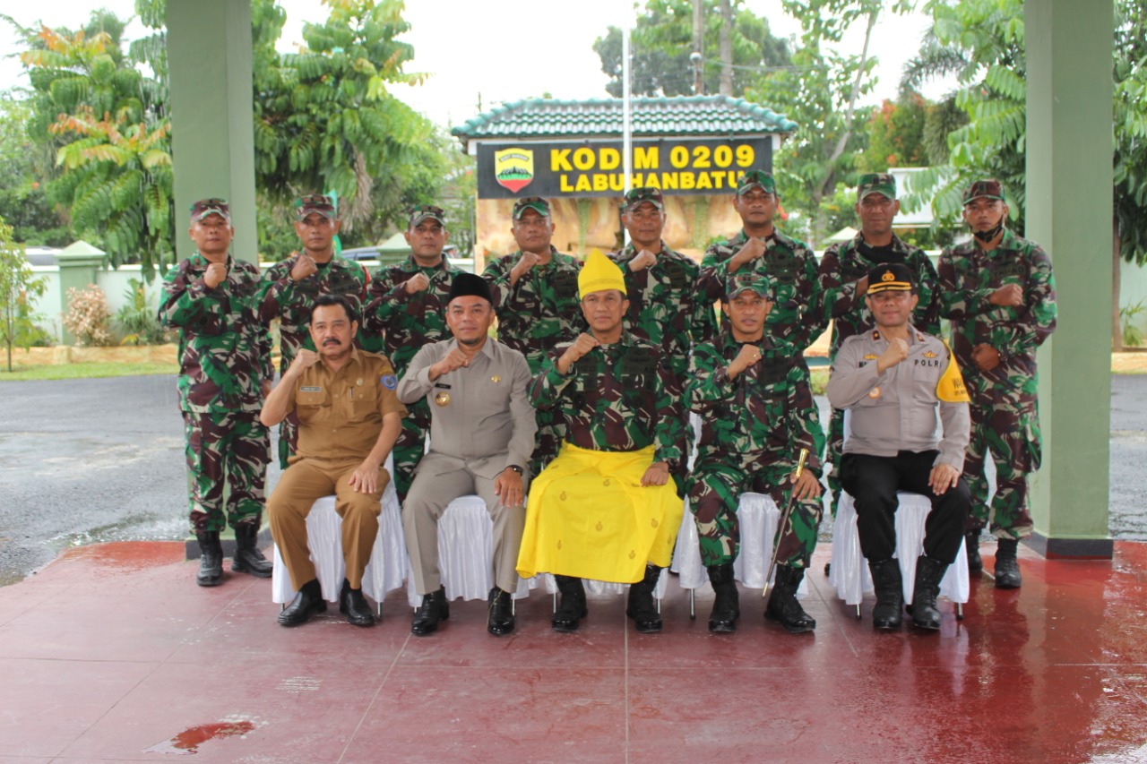 Bupati Labuhanbatu Sambut Kunjungan Kerja Kasdam I Bukit Barisan Di Makodim 0209/lb