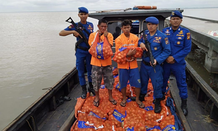 Polres Bengkalis Sergap Kapal Bermuatan Barang Ilegal dari Malaysia