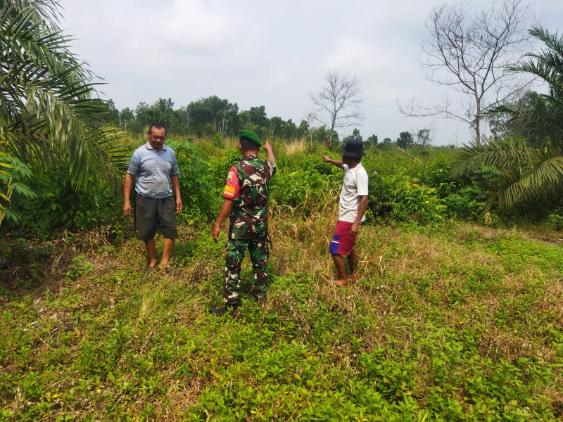 Sertu Abu Kosim Laksanakan Patroli