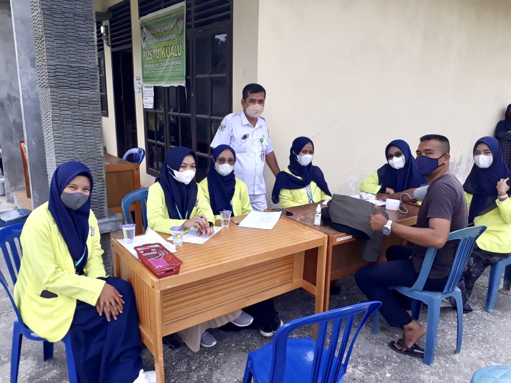KKN STIFAR Riau, Bantu Vaksinasi Masyarakat