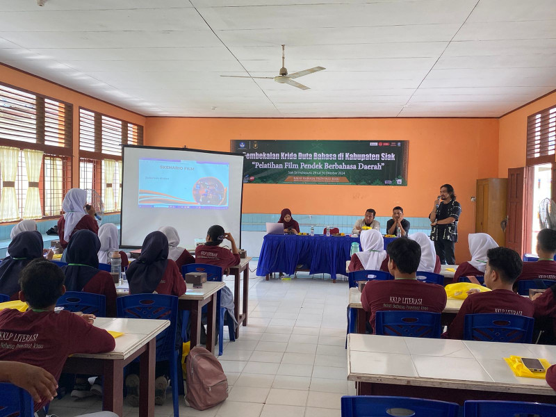 Balai Bahasa Provinsi Riau Gelar Krida Duta Bahasa di SMAN 1 Siak