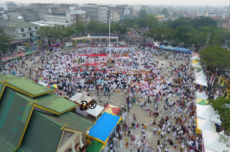 MPI Bagikan 5000 Masker disela Perayaan Gema Muharram