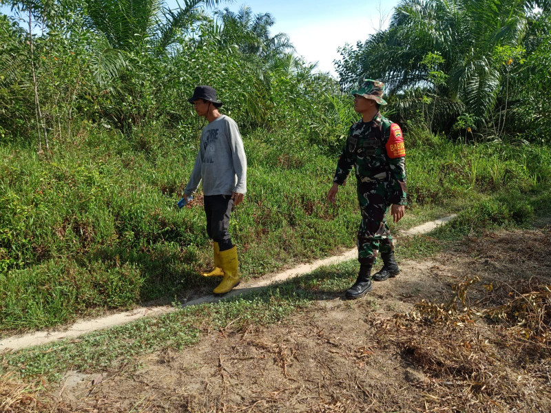 Sertu Boby Rahman Ingatkan Masyarakat Terkait Pencegahan Karhutla